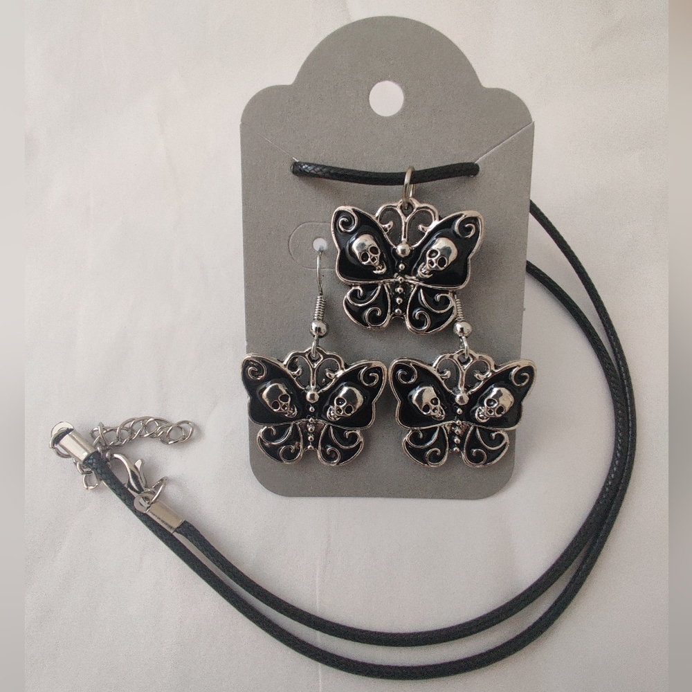 🆕 Handmade Gothic Butterfly Skeleton Necklace and Earrings Set